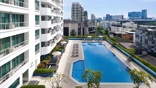 สระว่ายน้ำ - โรงแรม ชามา เลควิว อโศก กรุงเทพ